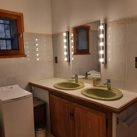 La Grange Des Biches